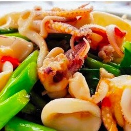 ทะเลกุ้ง หมึก ผัดน้ำมันหอย