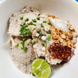 หมูสับแผ่นต้มยำ