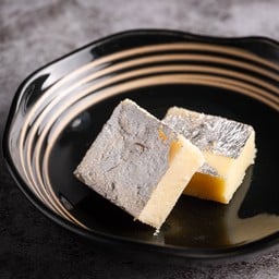 Milk Burfi (2 pcs) (บารฟ์ ี นม)