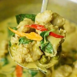 แกงเขียวหวานลูกชิ้นปลากราย