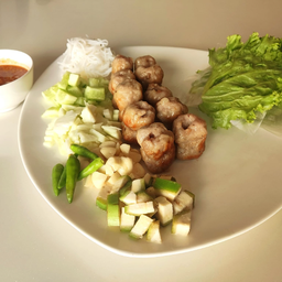 แหนมเนือง