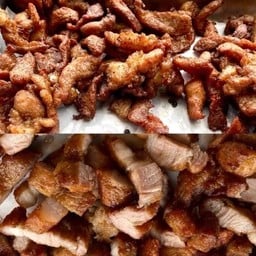 หมูทอดกระเทียมพริกสด - หมูเมิร์ฟ (ตรงข้าม7-11ตลาดโนนทัน)