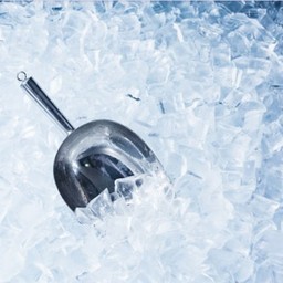 น้ำแข็งแก้ว