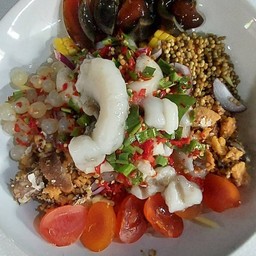 ยำ 6 ไข่  ปู ,แมงดา ,ริวกิว ,ปลาหมึก ,เยี่ยวม้า,แดงเค็ม