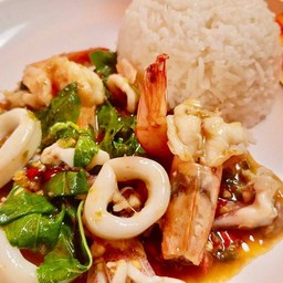 ข้าวกะเพราทะเล๊ทะเล