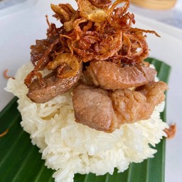 ข้าวเหนียวหมูแดดเดียว