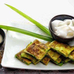 โรตีใบเตยมะพร้าวอ่อนย Pandan with Young Coconut Meat