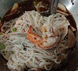 ยำขนมจีนแซ๊บซี้ด