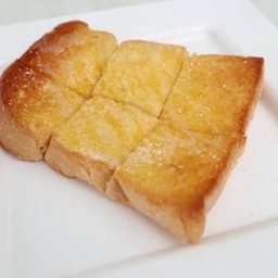 ขนมปังปิ้งเนย น้ำตาล
