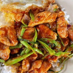 ผัดพริกแกงหมู