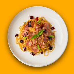 Spaghetti With Bacon And Dried Chili
