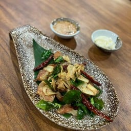 หมูทอดใบมะกรูด