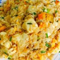ข้าวผัดหมูสับไข่เค็ม
