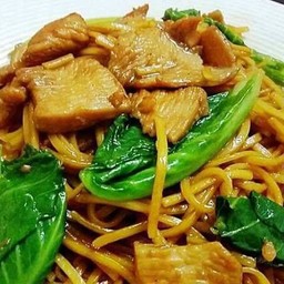 หมี่เหลืองผัดซีอิ้ว