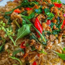 ข้าวกระเพราวุ้นเส้นหมูสับ