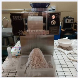 ทางร้านได้ลงเครื่องปั่นบิงซูอัตโนมัติใหม่