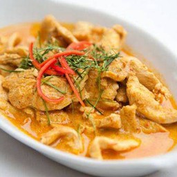 ผัดพริกแพนงราดข้าว(เมนูนี้ต้องระบุเนื้อสัตว์ด้วยนะคะ)