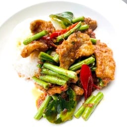 ข้าว+ผัดพริกแกงถั่วฝักยาว
