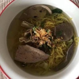 ก๋วยเตี๋ยวน้ำใสเครื่องใน