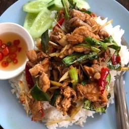 ไก่รวนราดข้าว