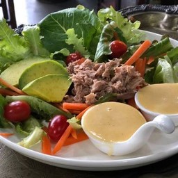 สลัดทูน่า