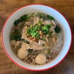 ก๋วยเตี๋ยวน้ำใสหมู