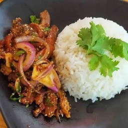 ข้าวยำไก่แซ่บ (ไก่ย่าง)