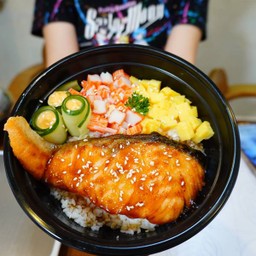 ข้าวปลาแซลมอนย่าง