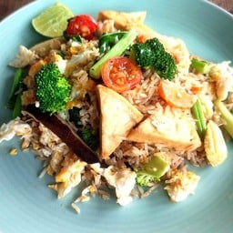 ข้าวผัดเบญจรงค์