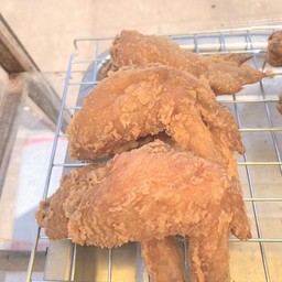 ปีกปลายไก่ ชิ้นละ