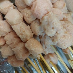 ลูกชิ้นหมูเด้ง