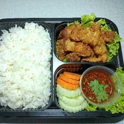 หมูทอด ล้านคุณพ่อ สาขา ดินแดง