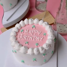 เค้กชมพู ทูโทน แต่งขอบขาว