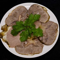 เนื้อหมักซอส (เมนูขายดี) 招牌酱牛肉