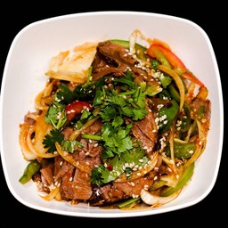 ยำเนื้อหมักซอส 招牌凉拌牛肉
