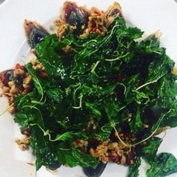 กระเพราไข่เยี่ยวม้า