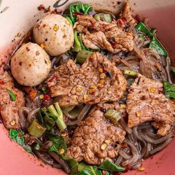 ก๋วยเตี้ยวหมูตุ๋น