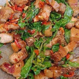 ข้าวกะเพราหมูกรอบ