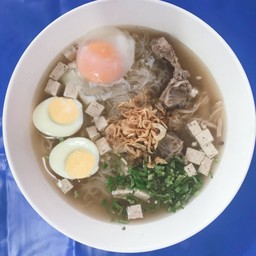 ก๋วยจั๊บญวนจัมโบ้ (พิเศษใส่ไข่ 2 ใบ)