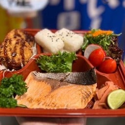 🍱 เบนโตะแซลมอนย่างเกลือ + ซุปมิโซะ