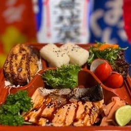 🍱 เบนโตะปลาแซลมอนเทอริยากิ + ซุปมิโซะ