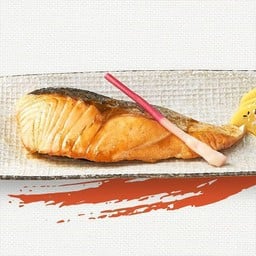 ปลาแซลมอนย่างซีอิ๊ว / เกลือ