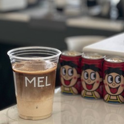 Red Latte (กาแฟนมแดง)