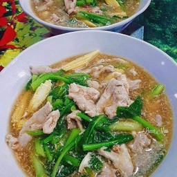 ราดหน้าหมู