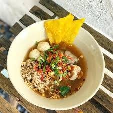 ก๋วยเตี๋ยวหมูต้มยำมะนาวสด