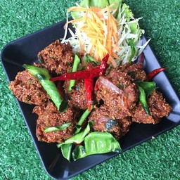 ลาบหมูทอด