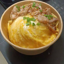 ข้าวไข่ข้นหมูกระเทียม