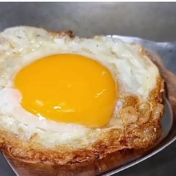 ข้าวราด ไข่ดาว