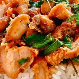 ข้าวกระเพราหมูกรอบ