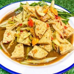 ตำลาวหมูยอ